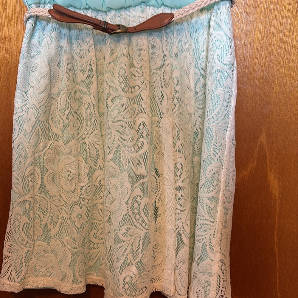 Blue Spring Dreas - Picture 2 of 6